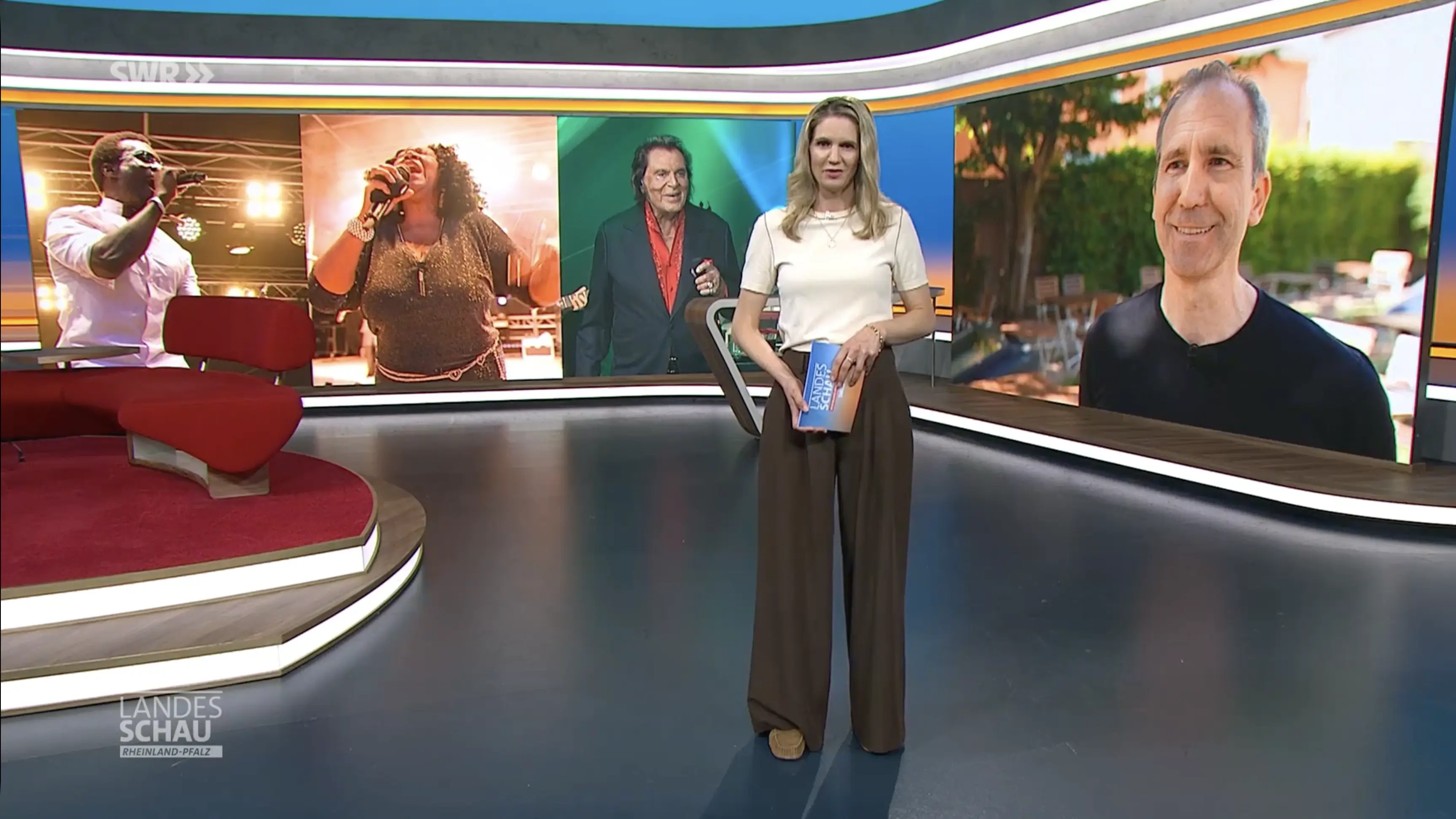 Moderatorin im Fernsehstudio mit Einspieler, Vorschaubild zum TV-Beitrag